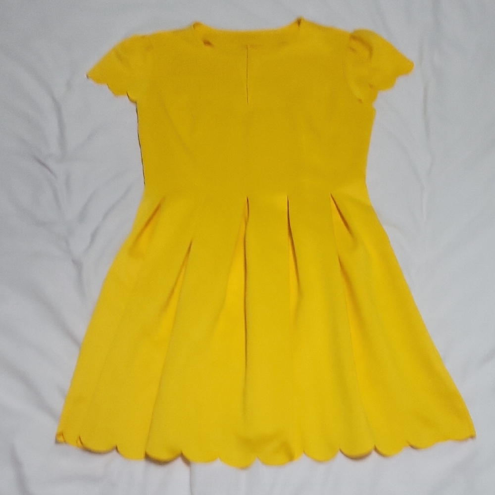 Yellow Scalloped V Neck Short Sleeve Mini A Line Dress